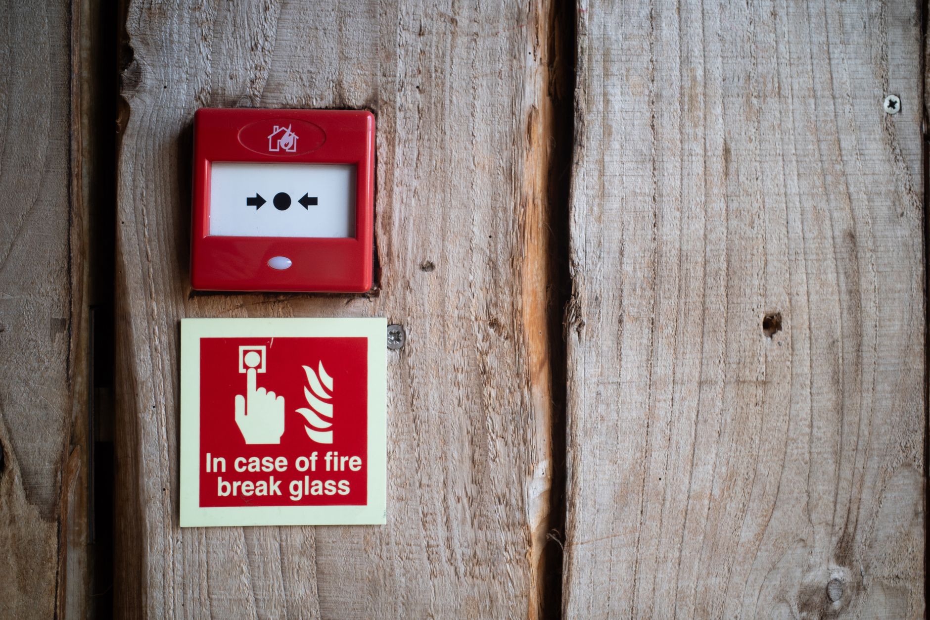 Sistemas de Alarma y Detección de Incendios en Panamá: Tecnología, Normativa NFPA 72 y Soluciones Modernas - Seguridad Contra Incendios